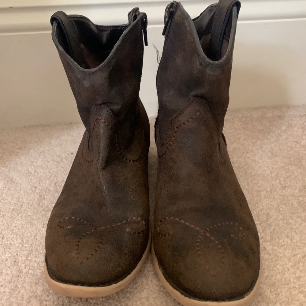 brown booties